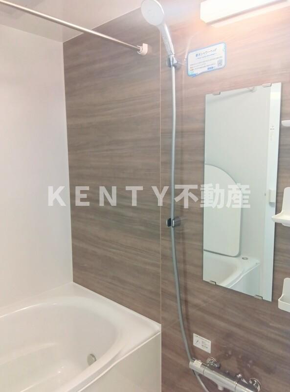 バス・シャワールーム　落ち着いた空間のお風呂です