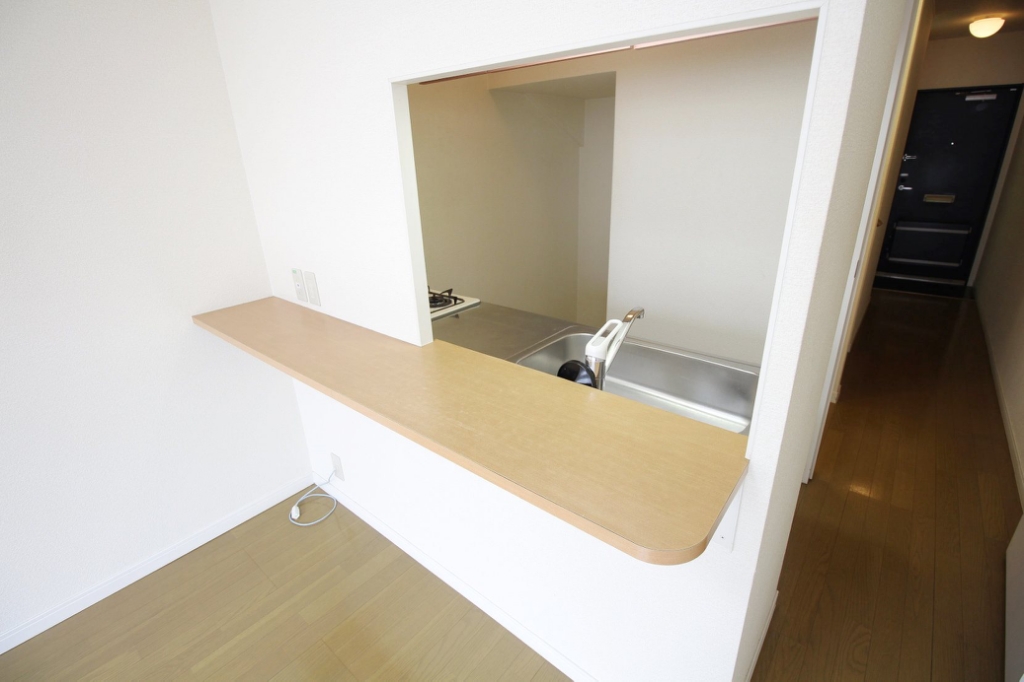 キッチン　配膳が楽になるカウンター付きキッチン！