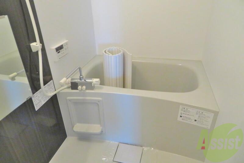 バス・シャワールーム　お風呂はキレイでゆっくり疲れを癒せそうです。