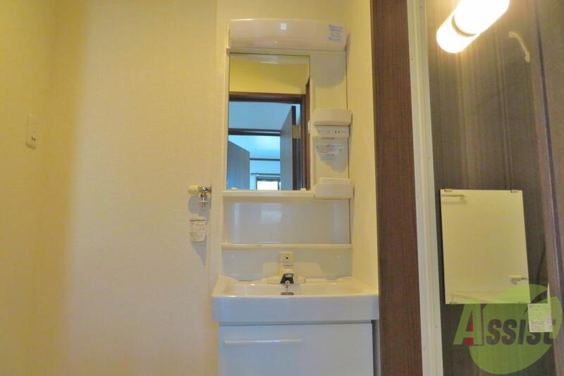 洗面設備　洗面所が独立していて朝の身支度もバッチリです。