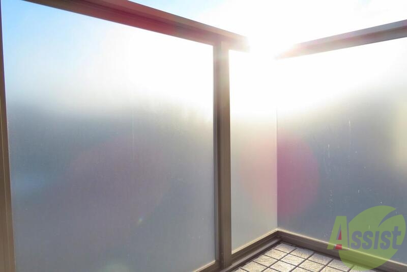 バルコニー　バルコニーがあるので洗濯物の外干しもＯＫです。