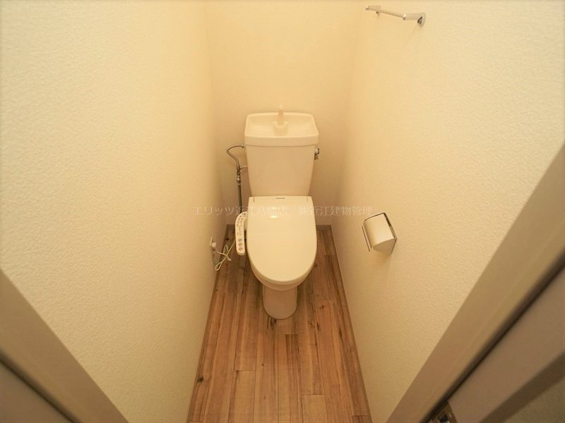 ＪＲ東海道本線 野洲駅 徒歩14分 2階建 築30年のトイレ写真