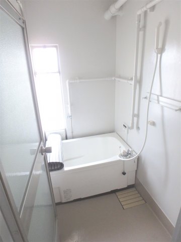 バス・シャワールーム　103号室の写真です。