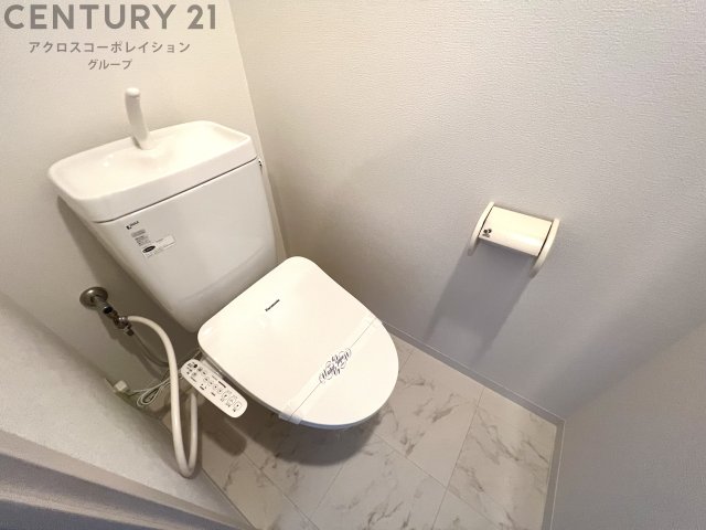 トイレ　温水洗浄便座付き！