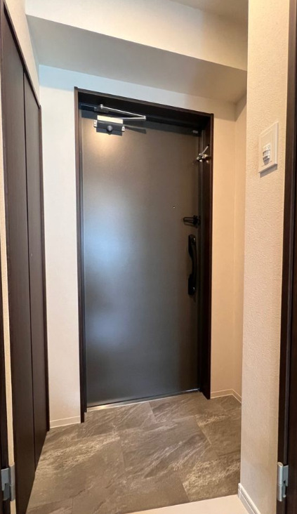 玄関　※別部屋参考写真