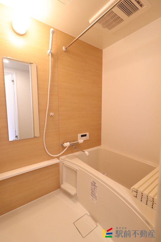 バス・シャワールーム　別部屋、同タイプ