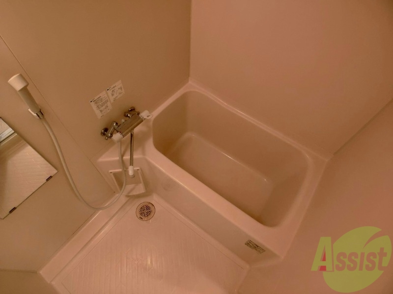 バス・シャワールーム　お風呂です。一日の疲れを癒してくださいね。