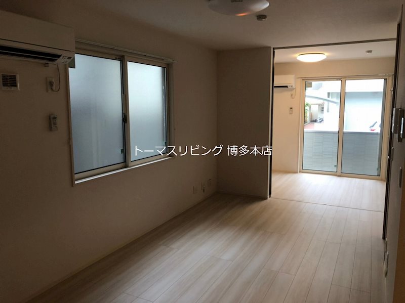 居室・リビング　別部屋参考写真です