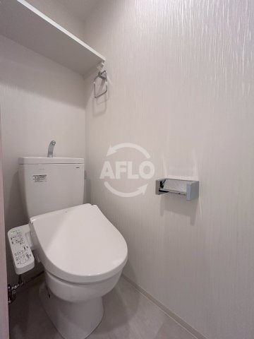 トイレ　レオングラン本町橋　温水洗浄付き便座