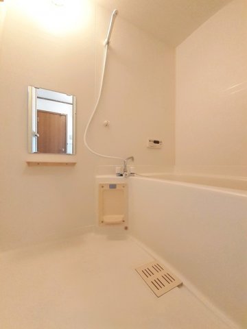 バス・シャワールーム　落ち着いた空間のお風呂です