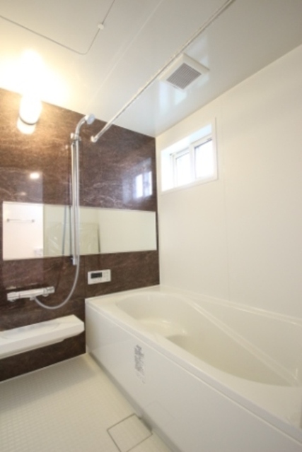 バス・シャワールーム　２０２　バスルーム