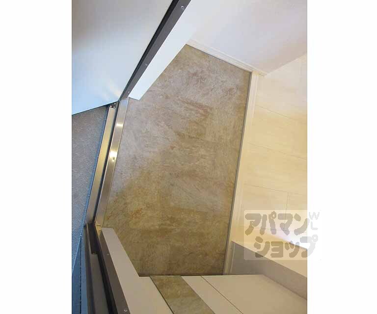 玄関　段差が小さい玄関！