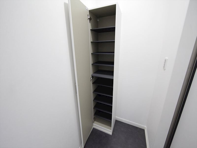 玄関　玄関　シューズボックス付（収納充実してます）