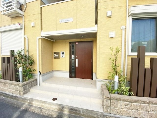 エントランス　人気の用賀エリア　安心のハウスメーカー施工