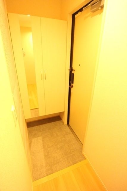 玄関　※別号室の写真ですので参考写真です