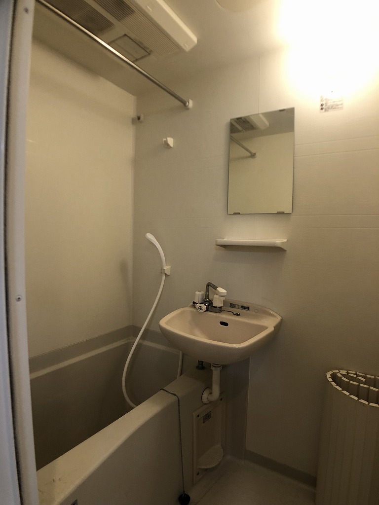 バス・シャワールーム　バストイレ別