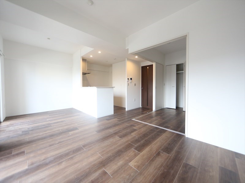 居室・リビング　ＬＤＫ16.3帖　洋室5帖　つなげても仕切っても使えます