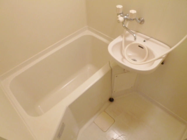 バス・シャワールーム　別室参考写真です♪