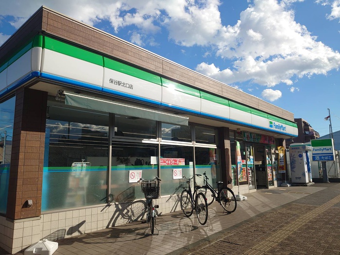 コンビニ　ファミリーマート（コンビニ）まで500m