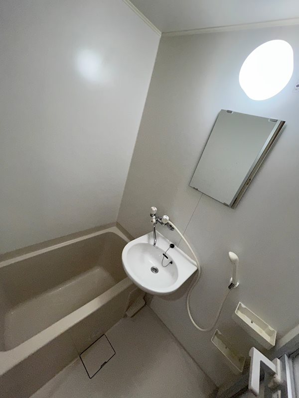 バス・シャワールーム　1003号室(2023.3.30)