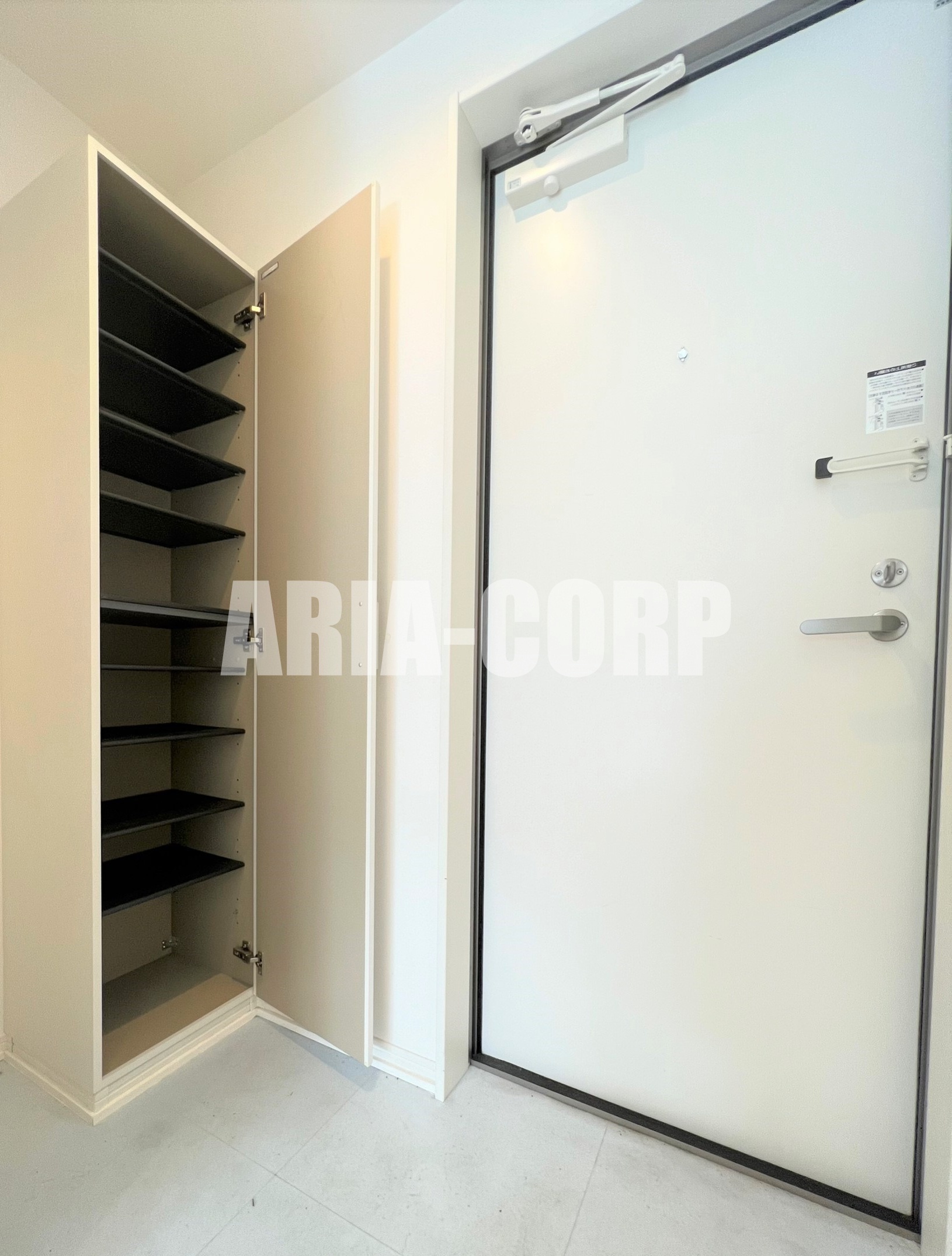 玄関　たくさん入るシューズボックス付き♪