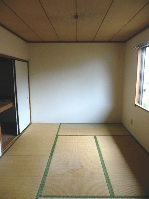 居室・リビング　★休日は畳のお部屋でゴロゴロしたいですね★