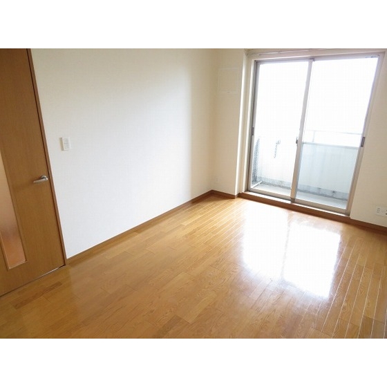 居室・リビング　明るいリビング