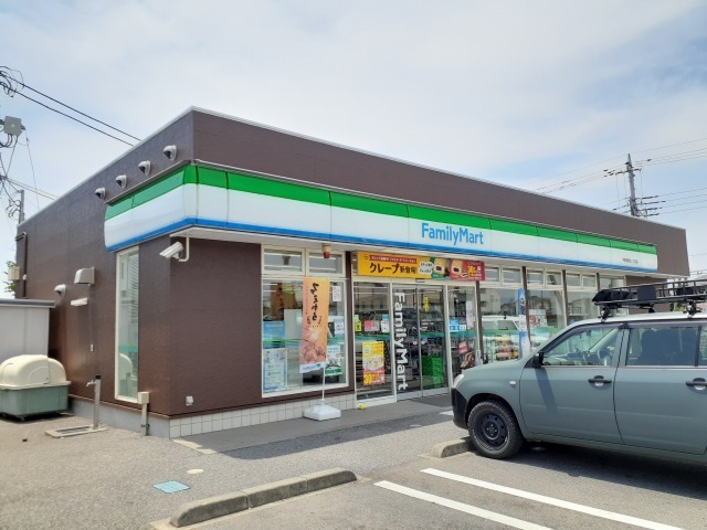 コンビニ　ファミリーマート駒生二丁目店（コンビニ）まで600m