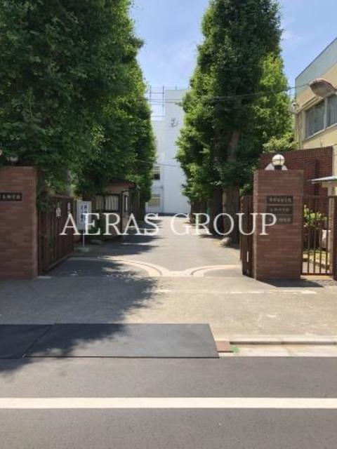 中学校　本郷中学校・高等学校（中学校）まで826m