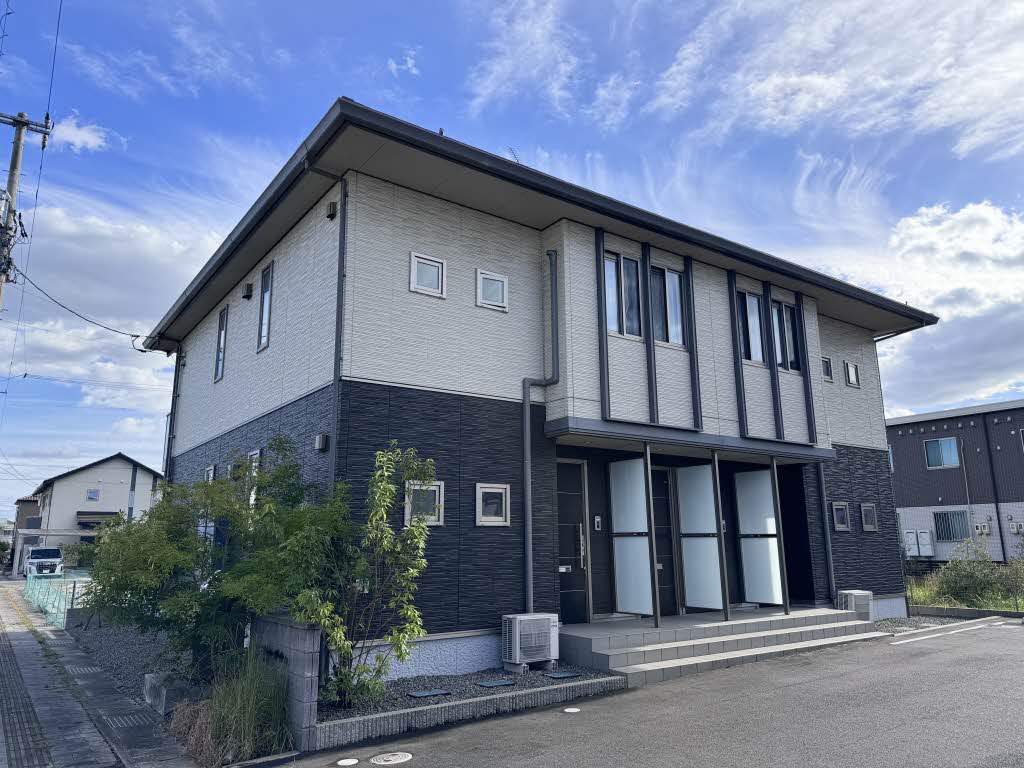 建物外観　外観は落ち着いています