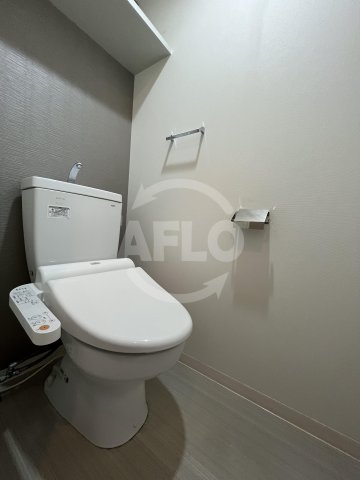 トイレ　サムティ西長堀リバーフロント　温水洗浄便座