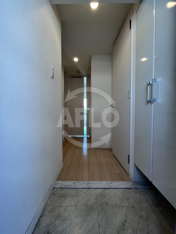 玄関　サムティ西長堀リバーフロント　玄関