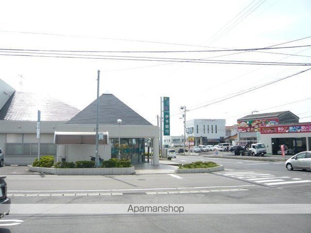 銀行　伊予銀行船木支店様（銀行）まで400m