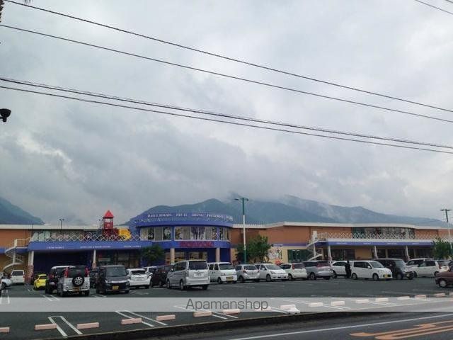 スーパー　マルナカ新居浜本店様（スーパー）まで2400m