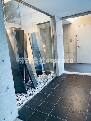 エントランス　弊社ではオンライン対応・現地対応可能です♪