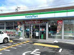 コンビニ　ファミリーマート吉祥院東砂ノ町店（コンビニ）まで579m