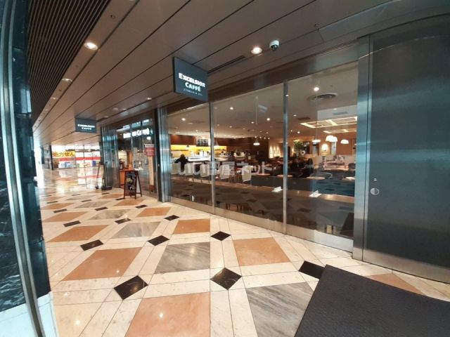 飲食店　アイランドタワーエクセルシオールカフェ（飲食店）まで804m