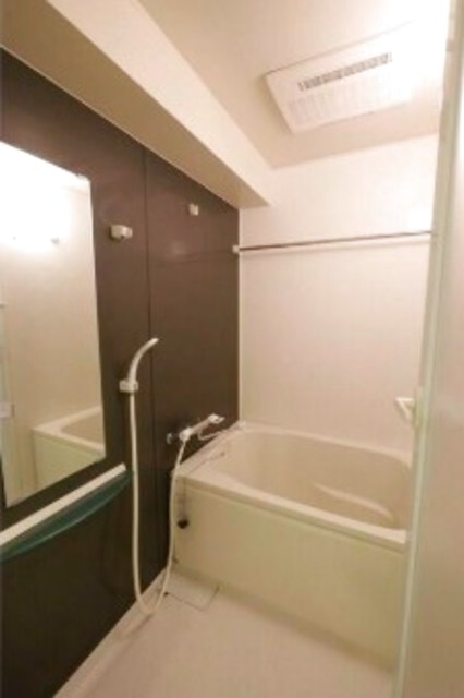 バス・シャワールーム　バスルーム