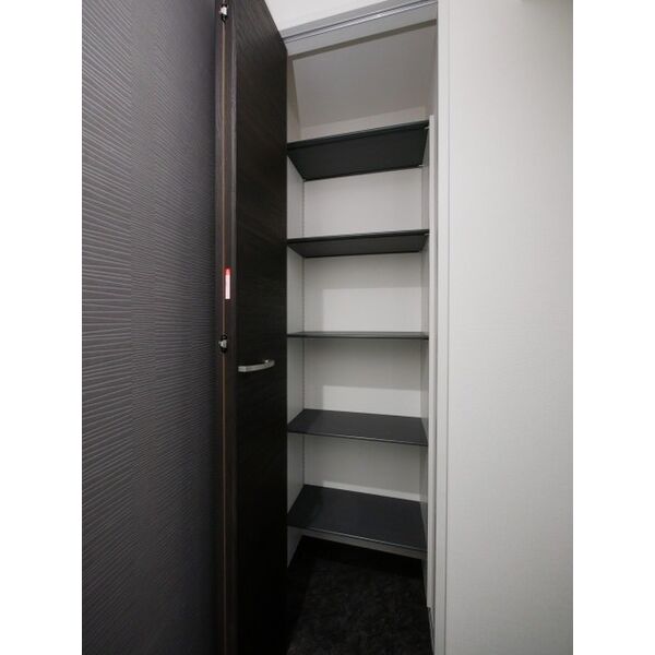 その他設備　玄関収納です♪