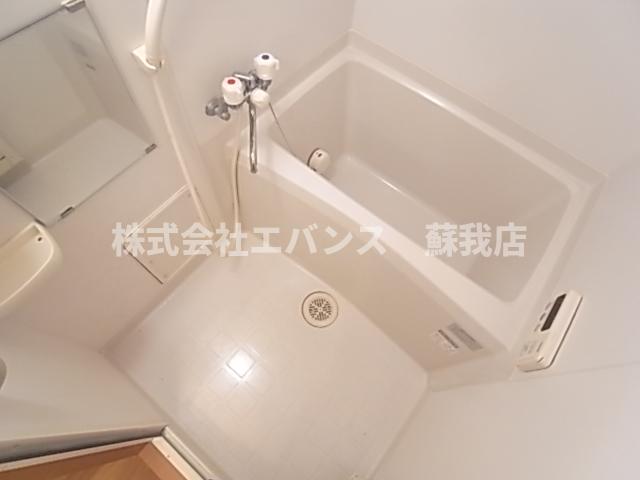 バス・シャワールーム　ゆったり過ごせるお風呂です