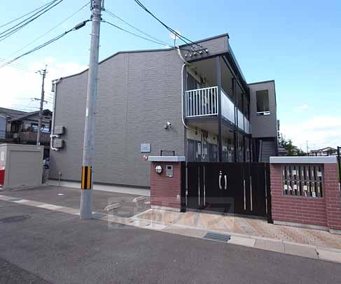 建物外観　オートロック付きのオシャレな外観