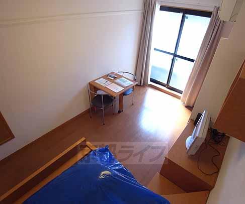 居室・リビング　家電家具付きです。