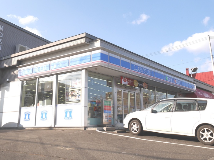 コンビニ　ローソン（コンビニ）まで110m
