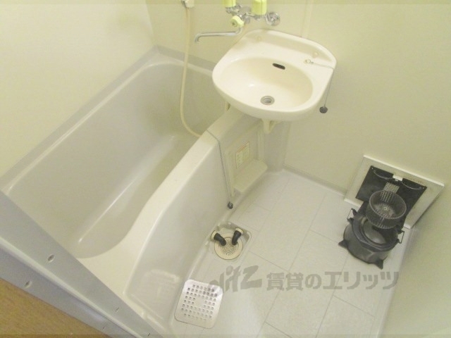 バス・シャワールーム　バス