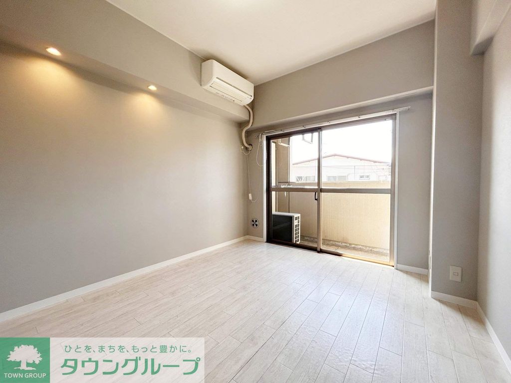 居室・リビング　別号室参考写真です