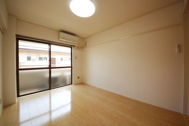 居室・リビング　★6帖の洋室★