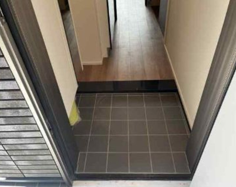 玄関　同仕様写真含む