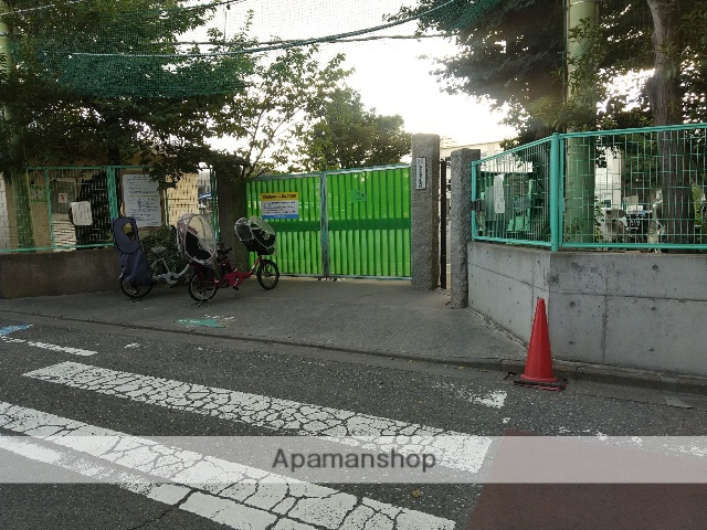 小学校　高井戸第三小学校（小学校）まで876m