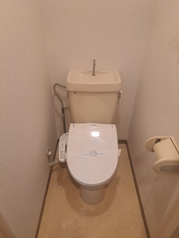 トイレ　キレイな個室空間です