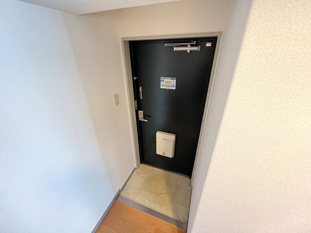玄関　※別号室のお写真です